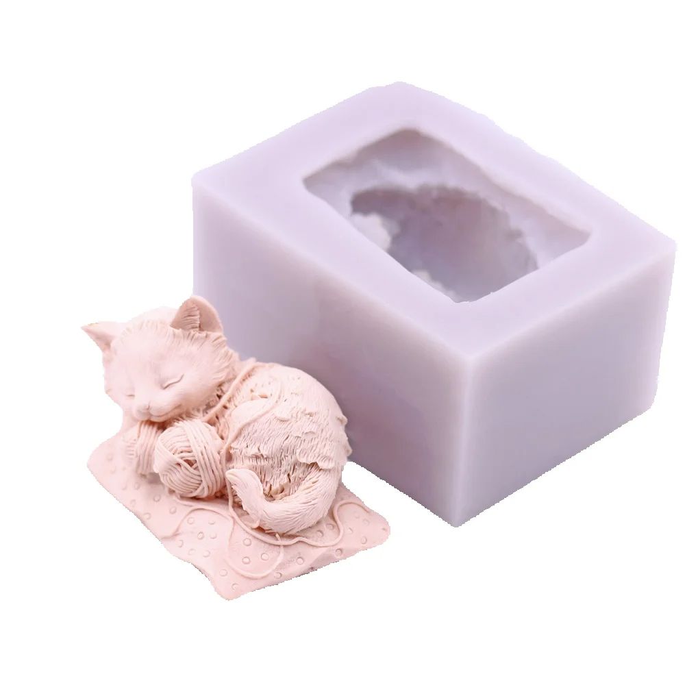 Candle Making Yarn - 3D Kedi İplik Topu ile Oynayan