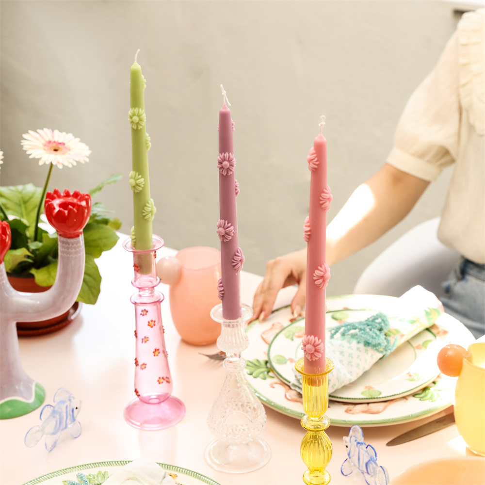 Candle X - Boowan Nicole papatya çiçek konik mum